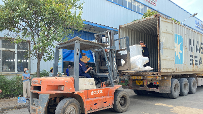 6.28日，由華豫萬通設(shè)計承建的烏干達(dá)玉米加工成套設(shè)備裝箱發(fā)貨